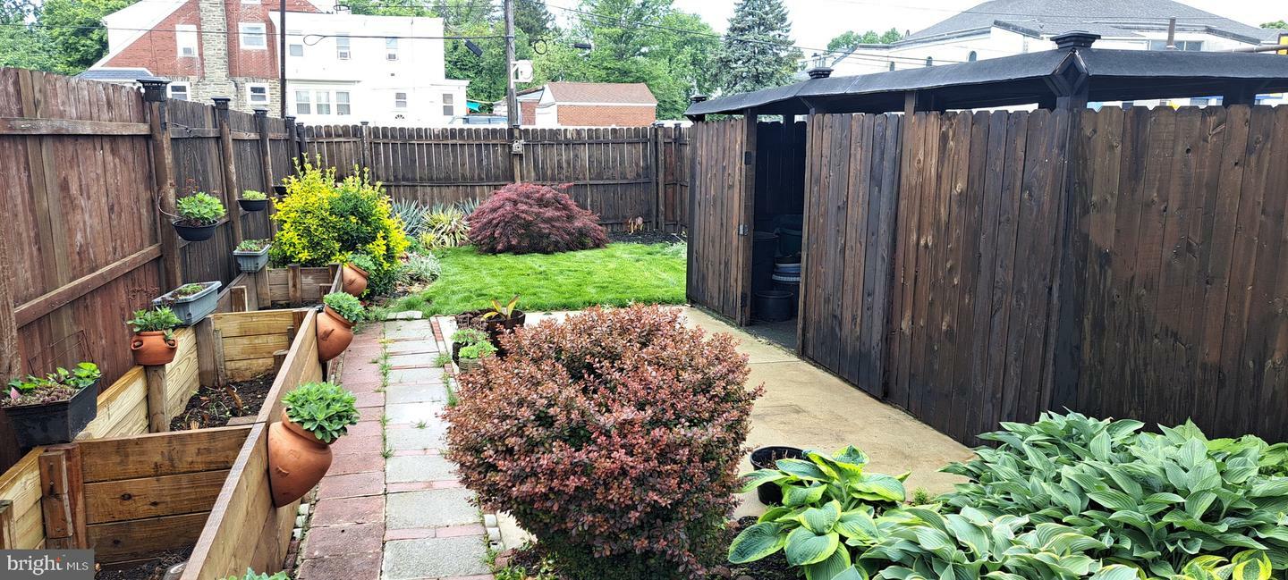 Property Photo: 6711 N 5th Street PA 19126