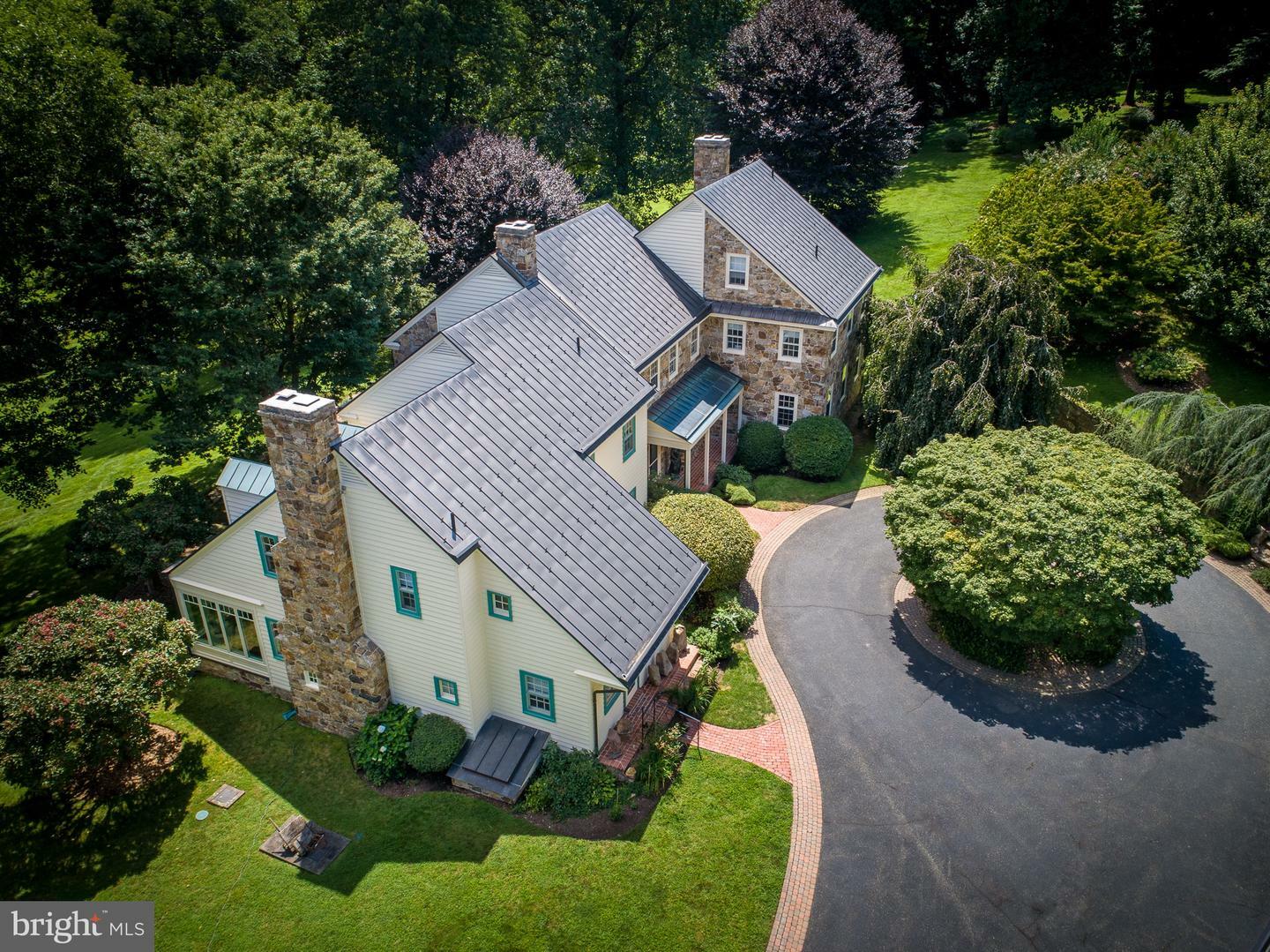 Property Photo: 1255 Hollow Road PA 19425