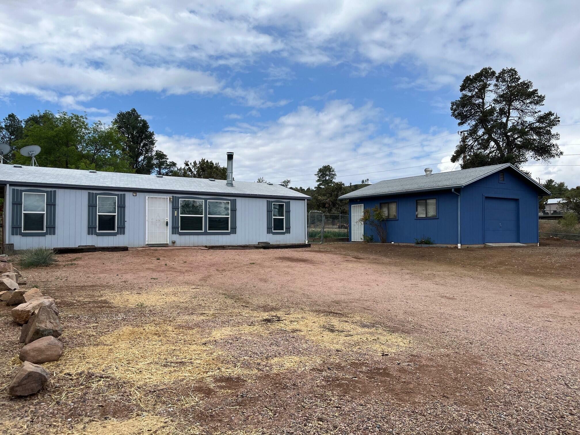 Property Photo: 320 W Round Valley Road AZ 85541