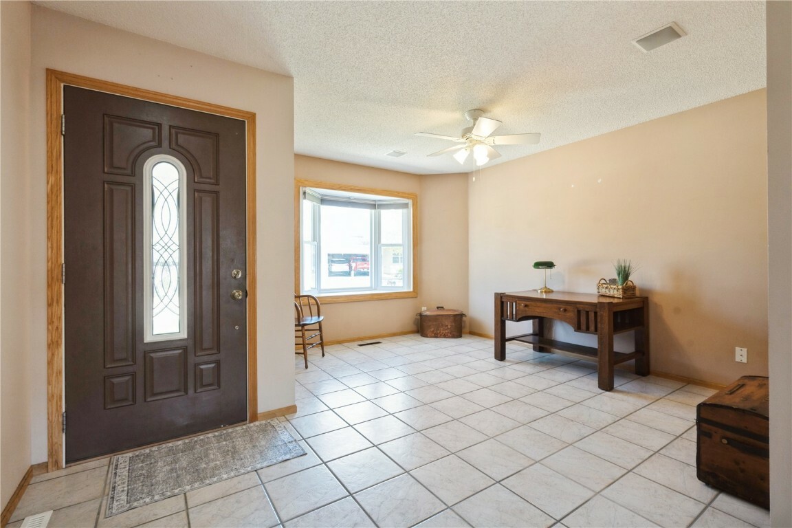 Property Photo: 6706 Waterview Drive IA 52404