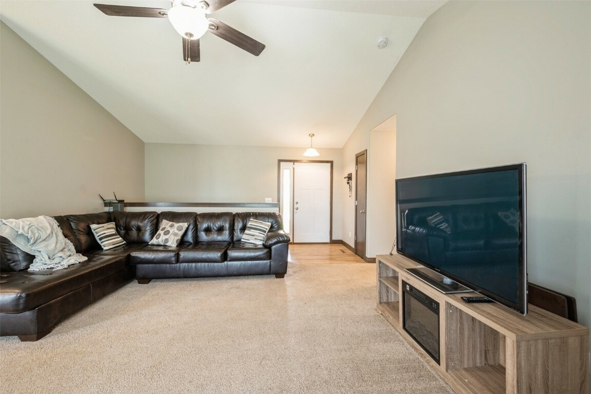 Property Photo: 402/404 Root Drive IA 52209