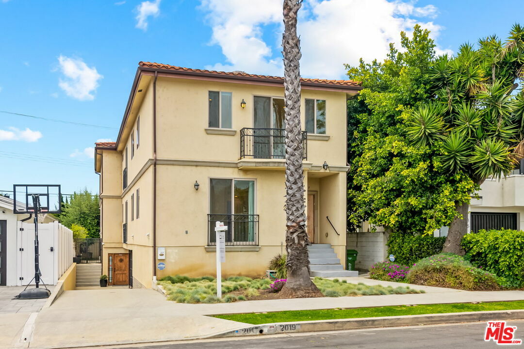 Property Photo: 2017 Butler Ave CA 90025
