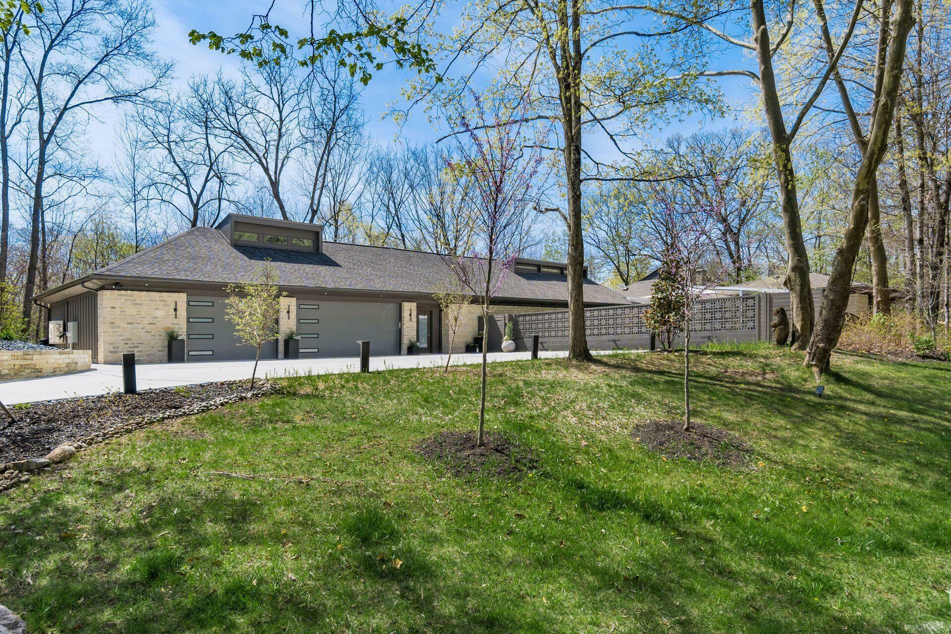 4949 Oldbridge Drive  Columbus OH 43220 photo
