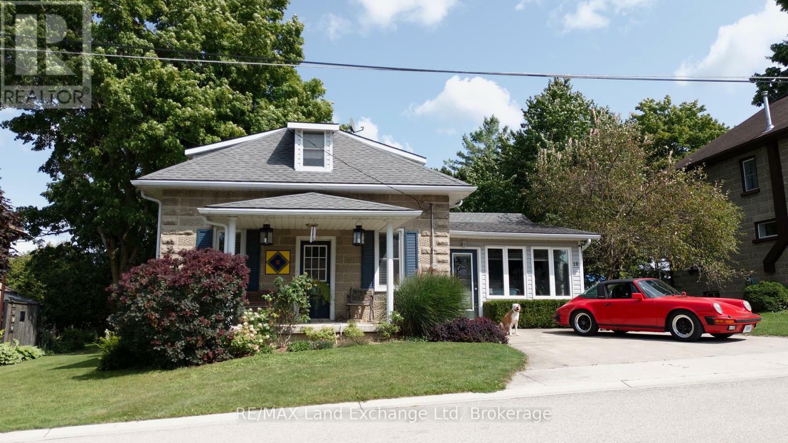 Property Photo: 18 Clarinda Street South ON N0G 2S0