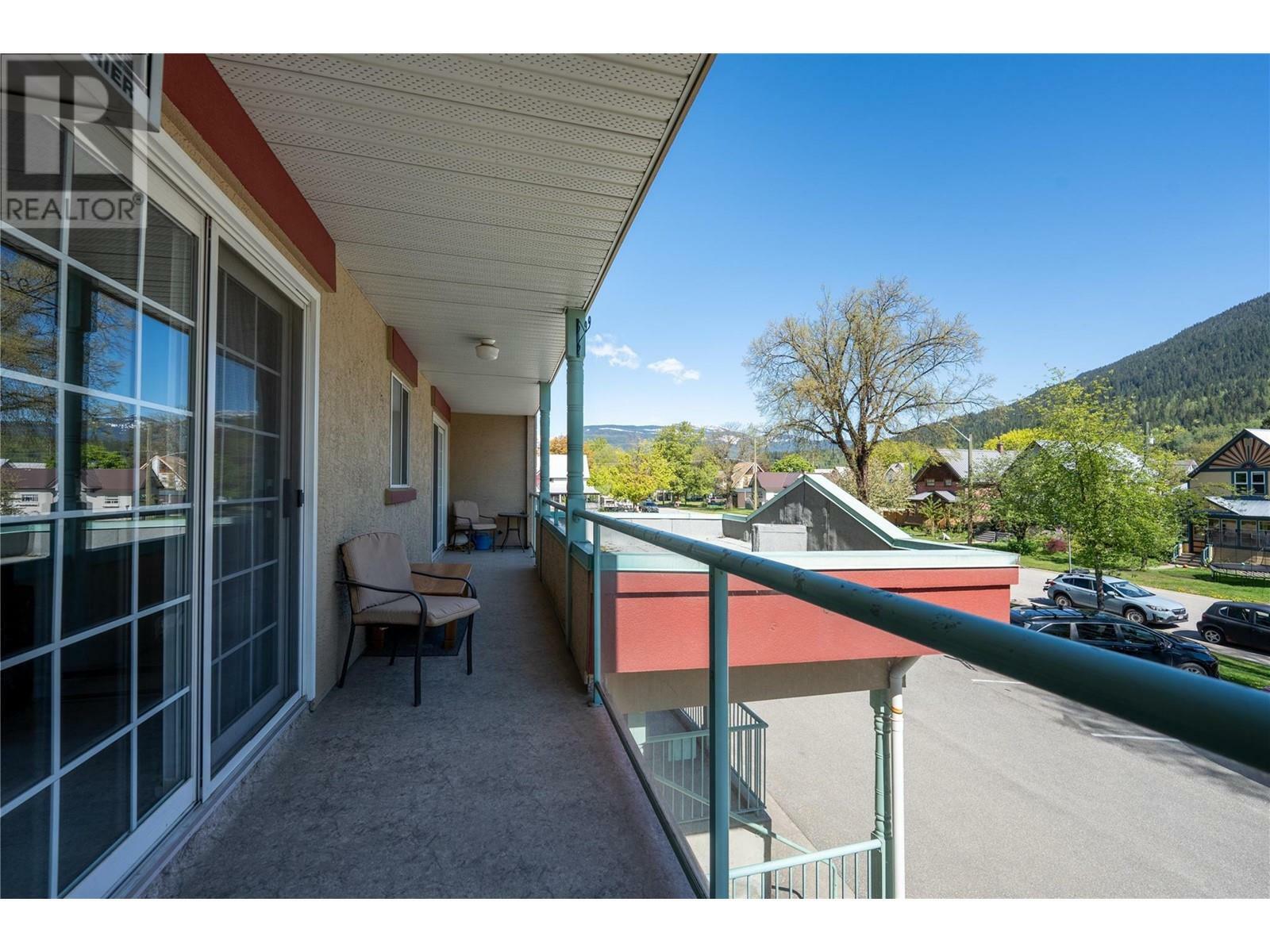 Property Photo: 311 Sixth Street East 209 BC V0E 2S0