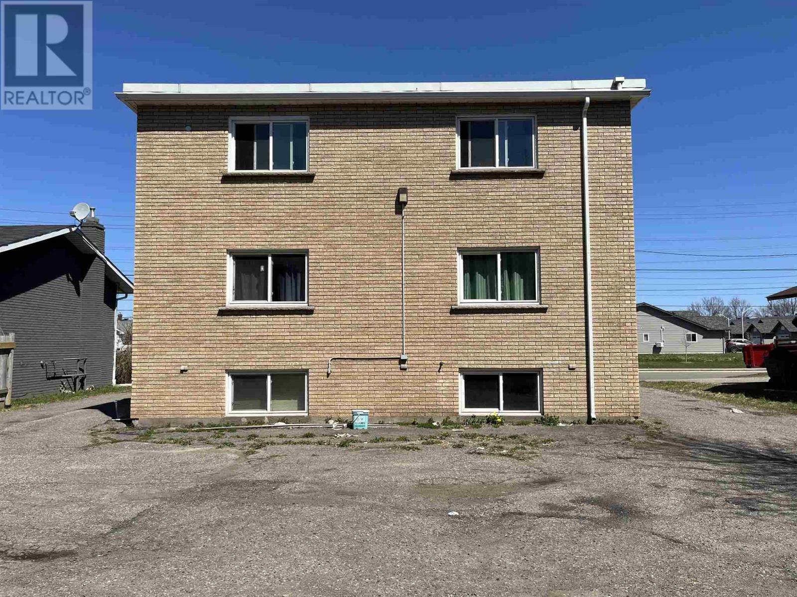 Property Photo: 479 Second Lin W ON P6C 2K3