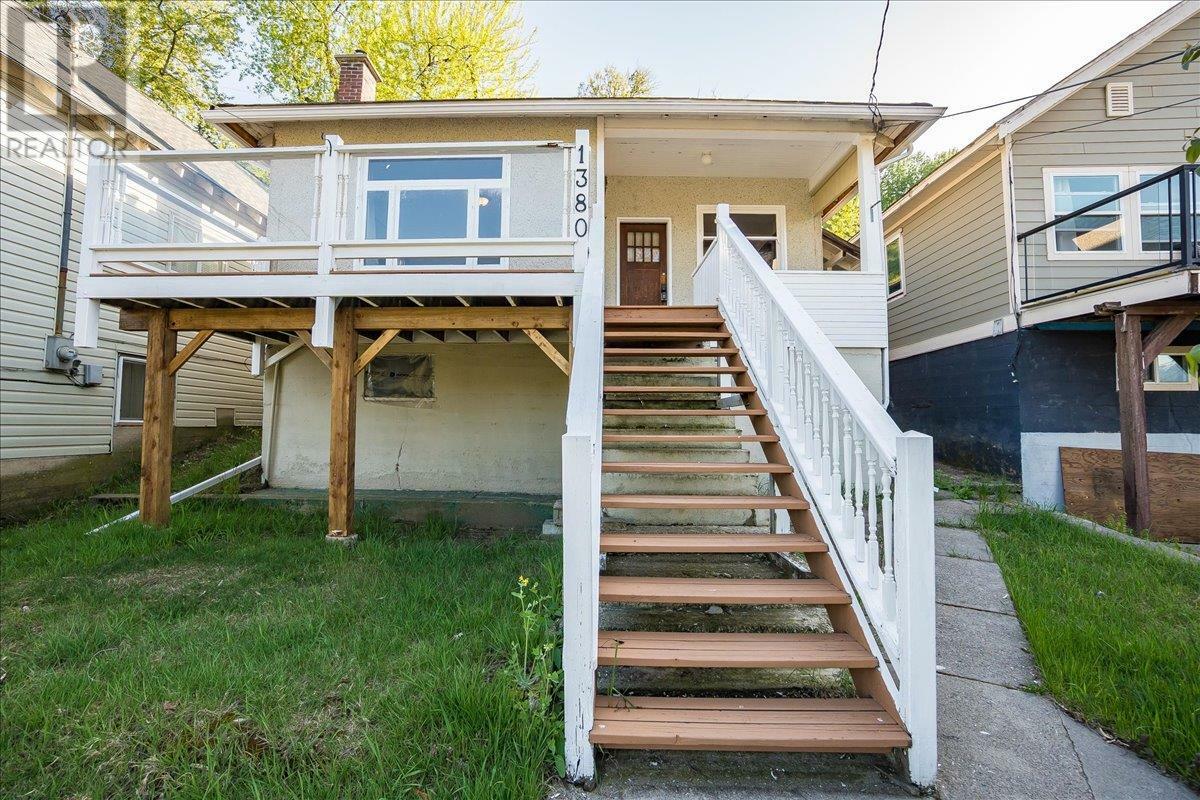 Property Photo: 1380 Lookout Street BC V1R 3P5