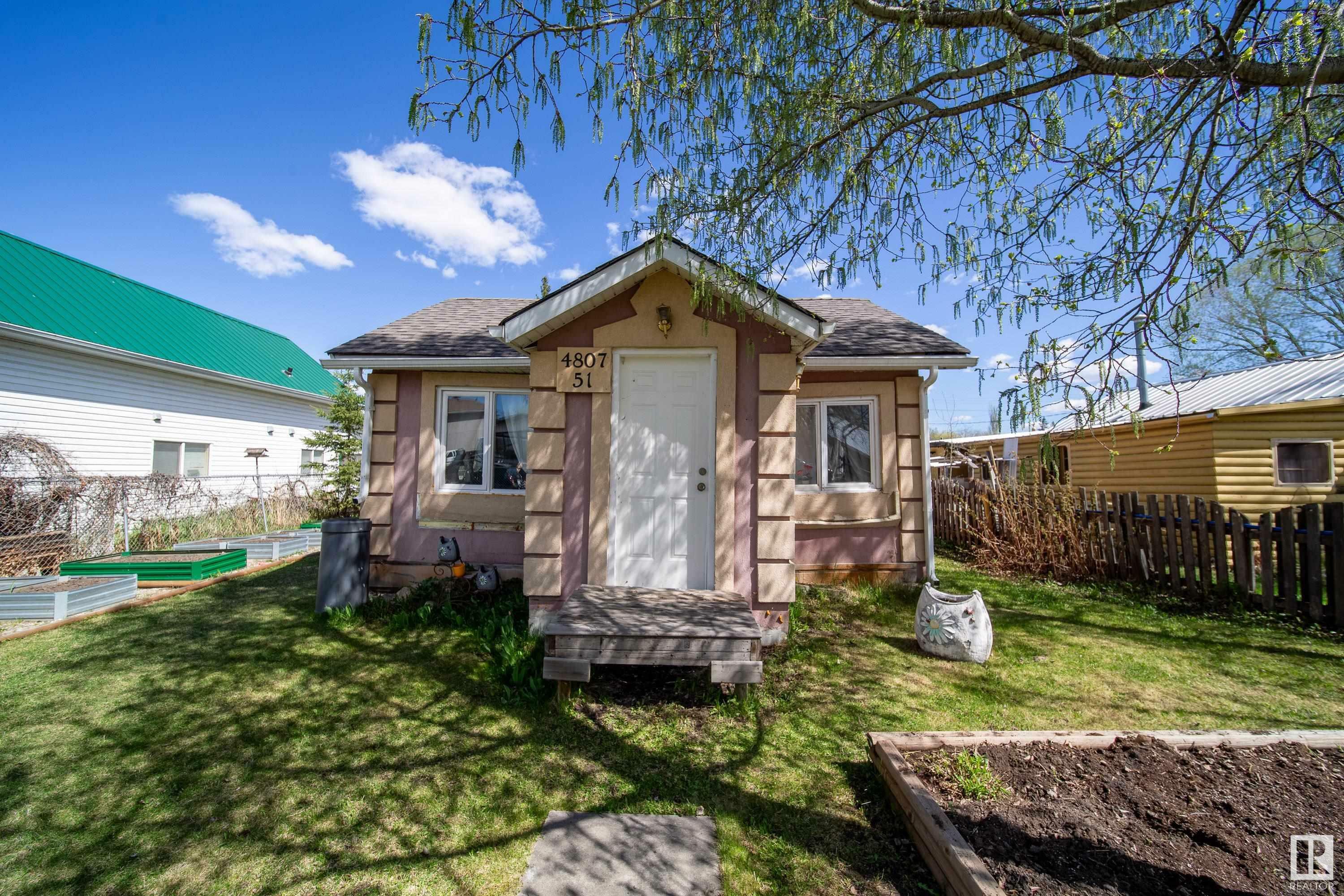 Property Photo: 4807 51 Street AB T0E 0A0