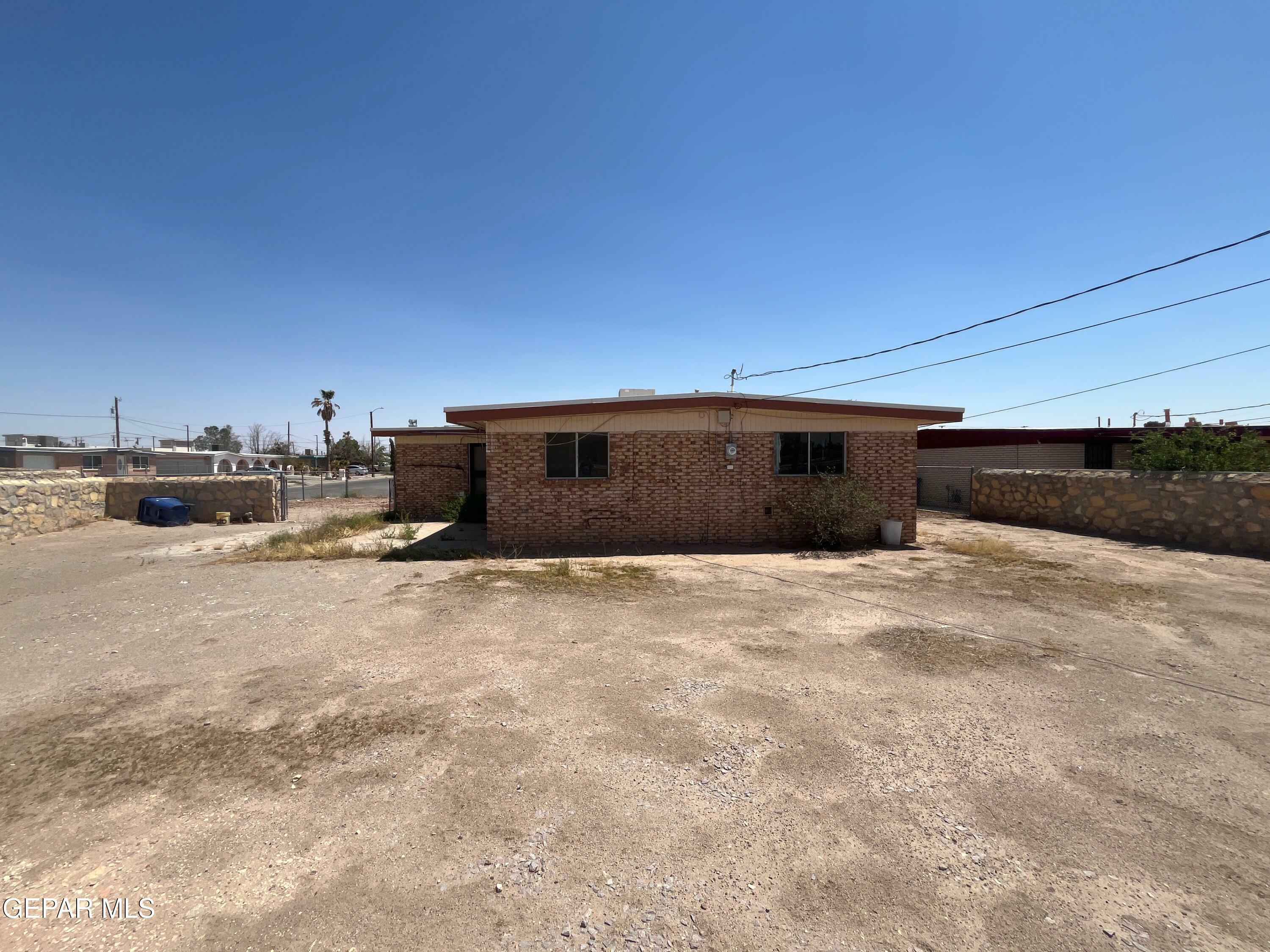 Property Photo: 962 Geronne Drive TX 79907