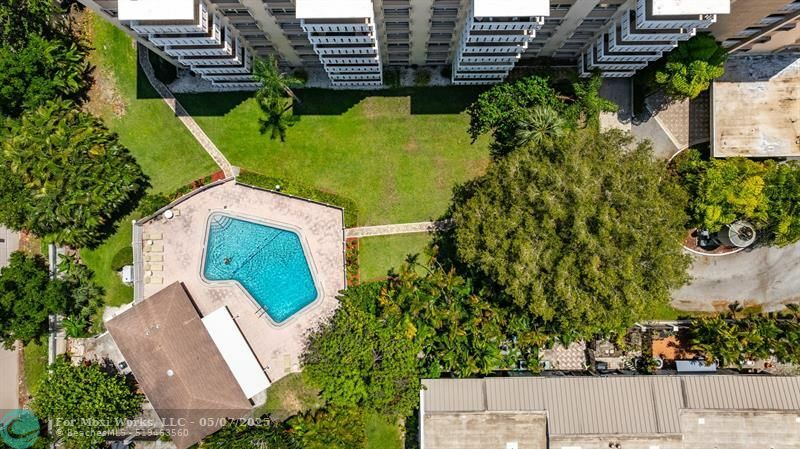 Property Photo: 1831 NE 38th St 700 FL 33308