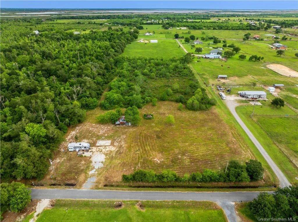 Property Photo: 236 Delaney Road LA 70607