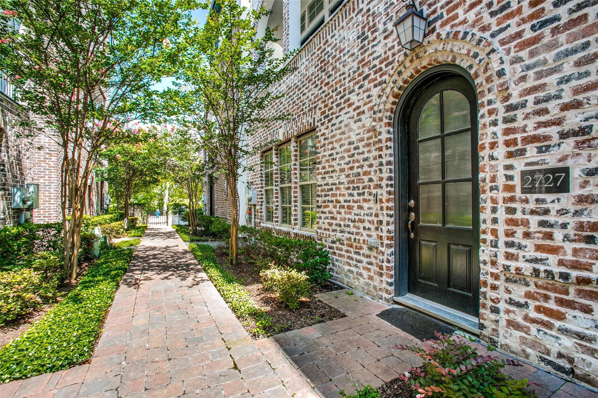 Property Photo: 2727 Cohn Street TX 77007