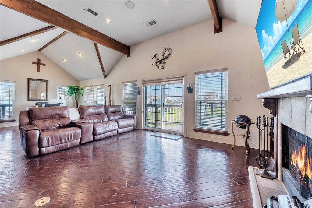 Property Photo: 1303 Hawaii Drive TX 77554