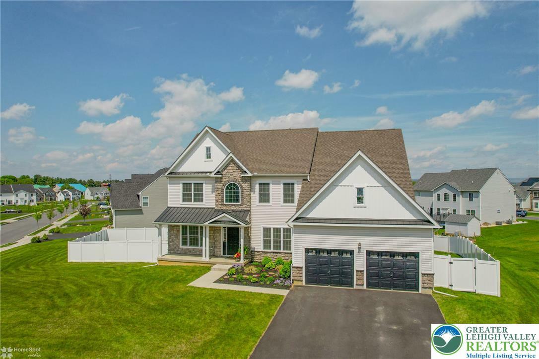 Property Photo: 3318 Highland Drive PA 18045