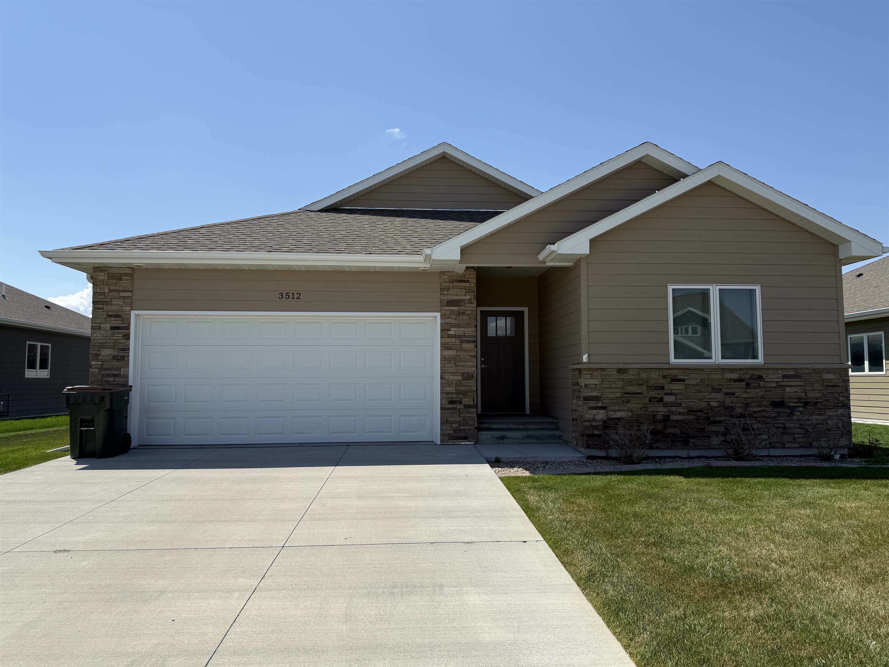 Property Photo: 3512 Hummingbird Dr NE 69101