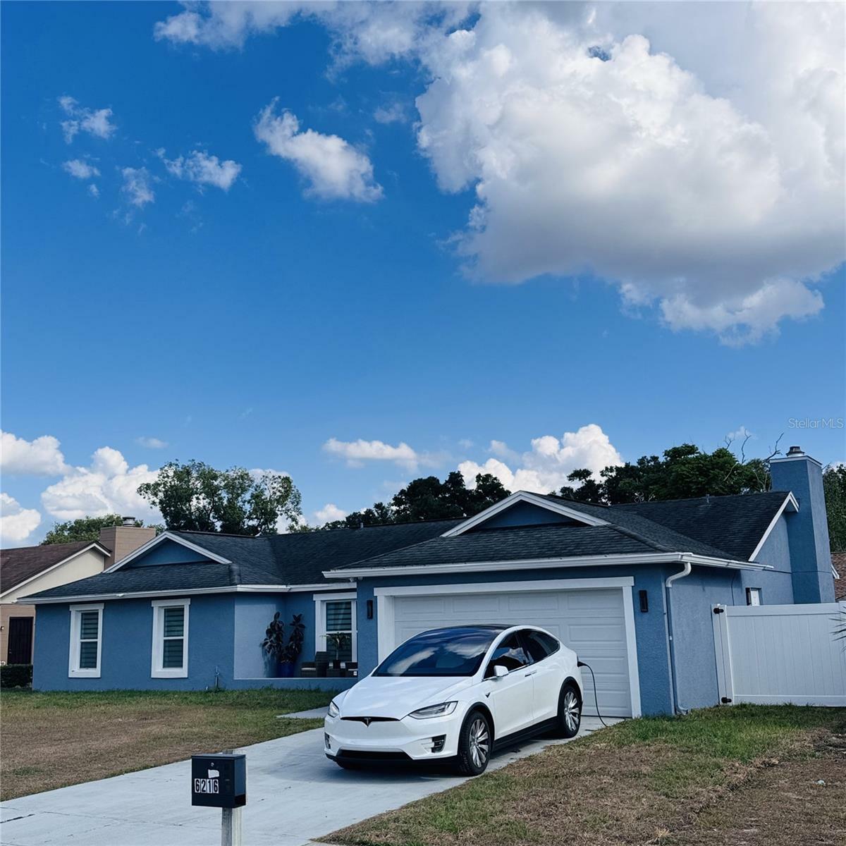 Property Photo: 6216 Beaumont Avenue FL 32808