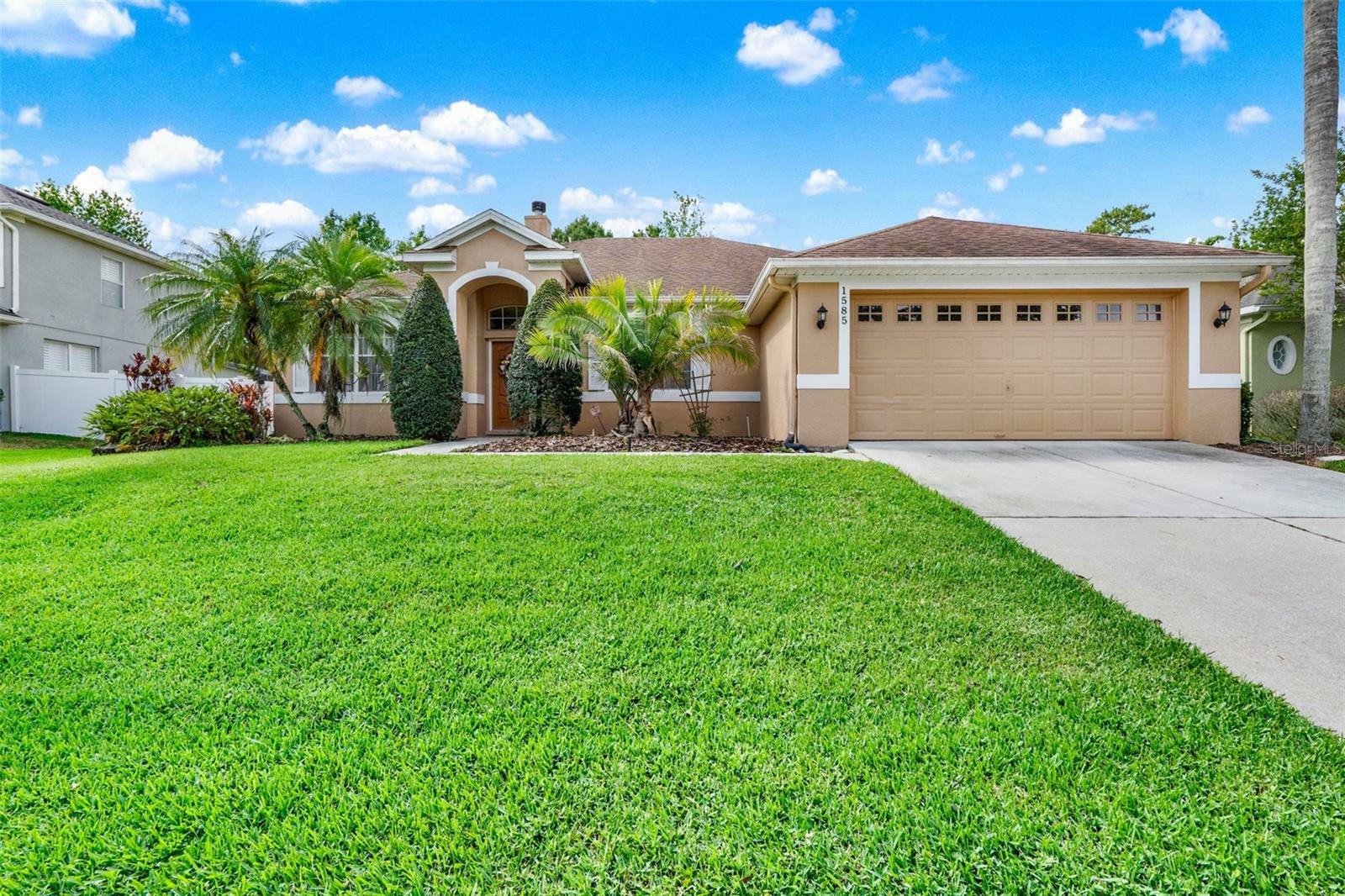Property Photo: 1585 Maidencane Loop FL 32765