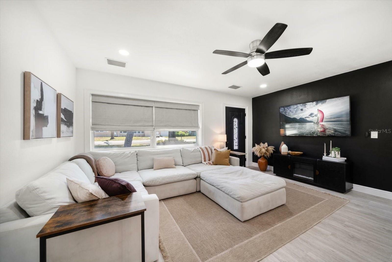 Property Photo: 14 S Meteor Avenue FL 33765