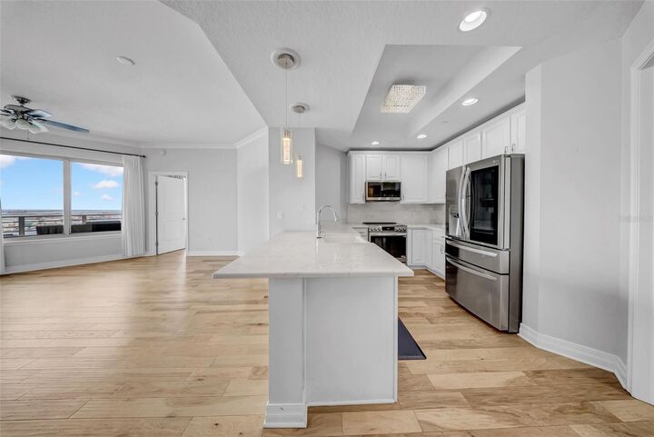 Property Photo: 1209 E Cumberland Avenue 2006 FL 33602