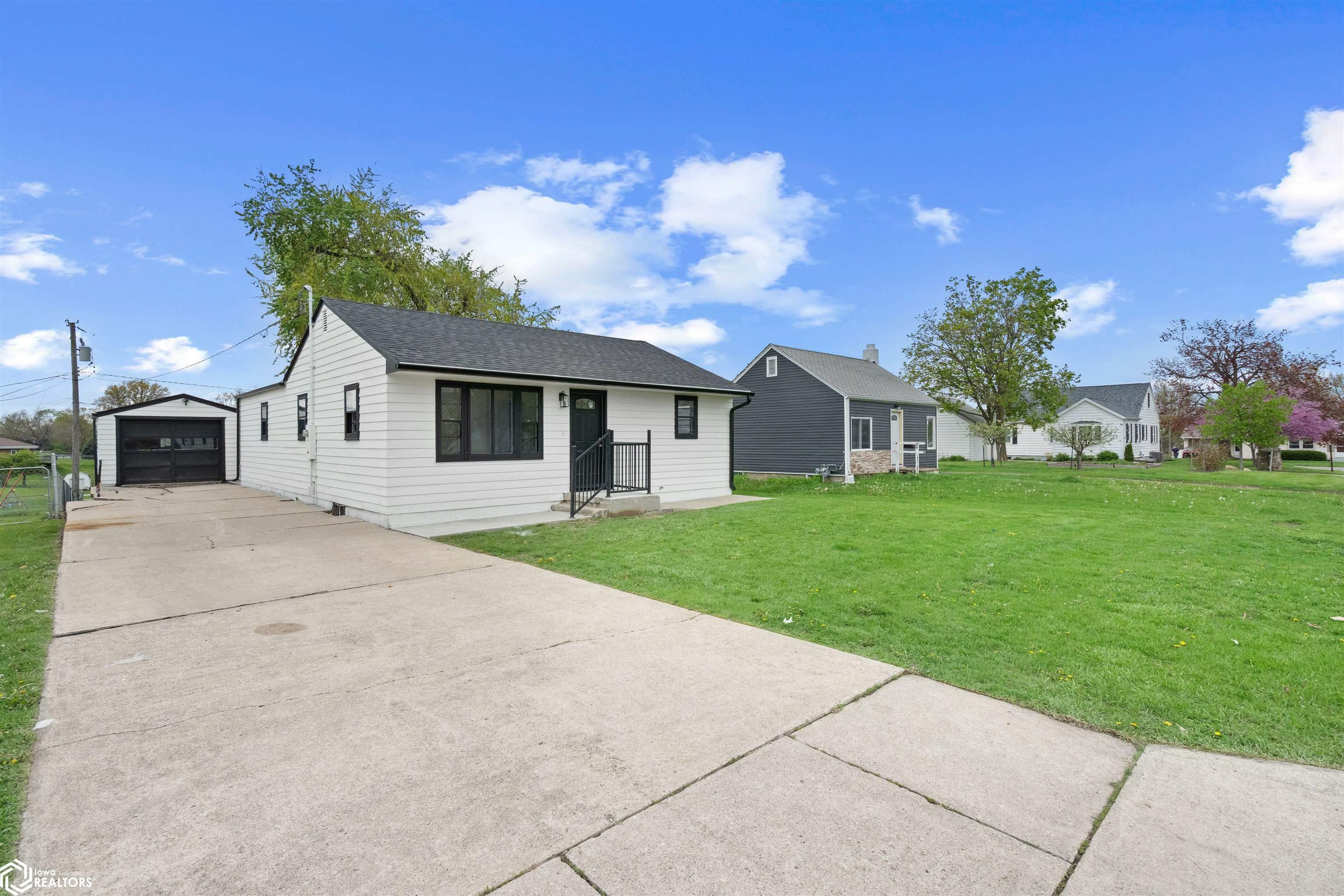 1109 S 1st Street  Marshalltown IA 50158 photo