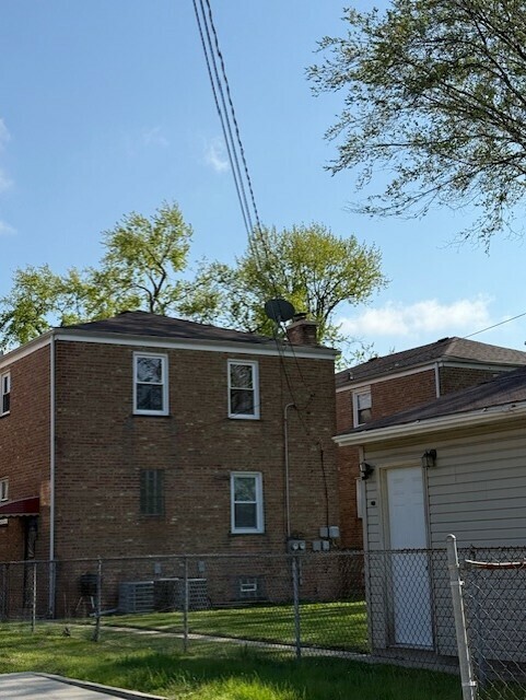 Property Photo: 3313 Jackson Street IL 60104