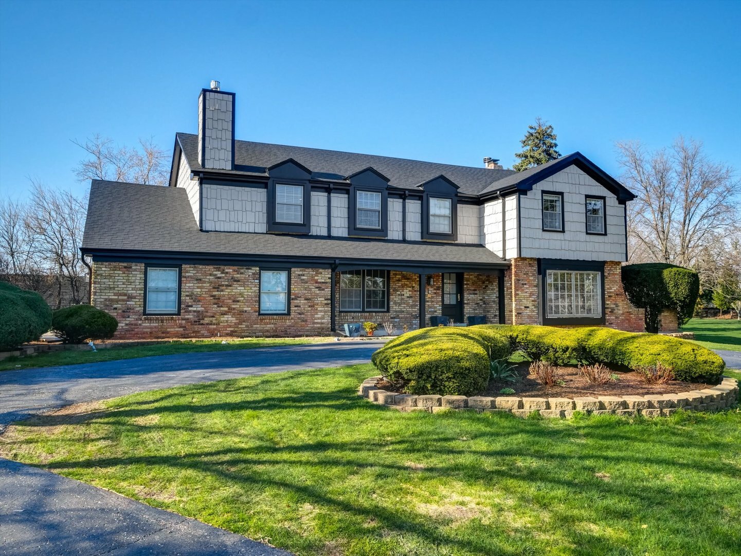 Property Photo: 8 Wyndham Court IL 60523