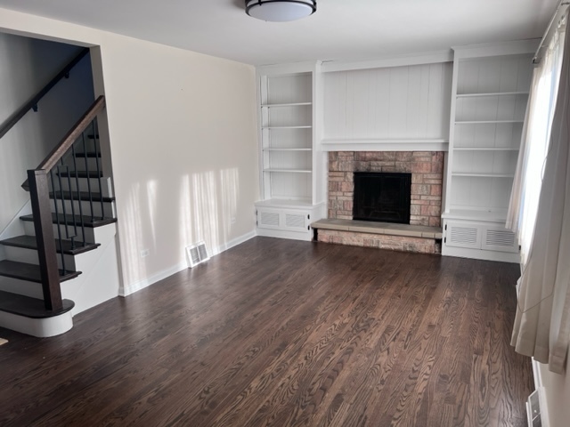 Property Photo: 5753 Washington Street IL 60516