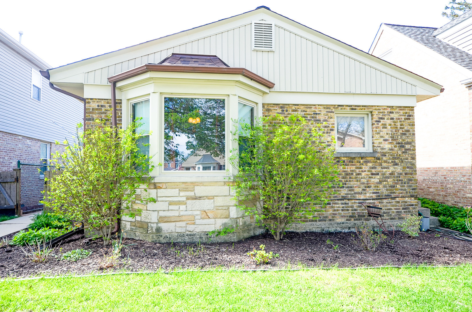 Property Photo: 7729 W Myrtle Avenue IL 60631