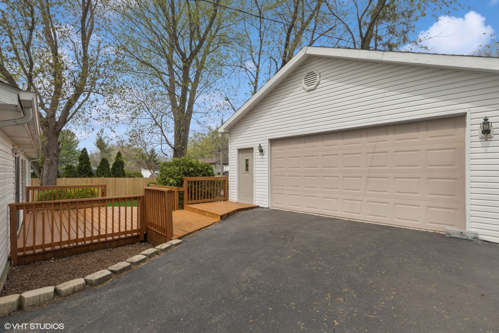 Property Photo: 122 Beacon Street IL 60081