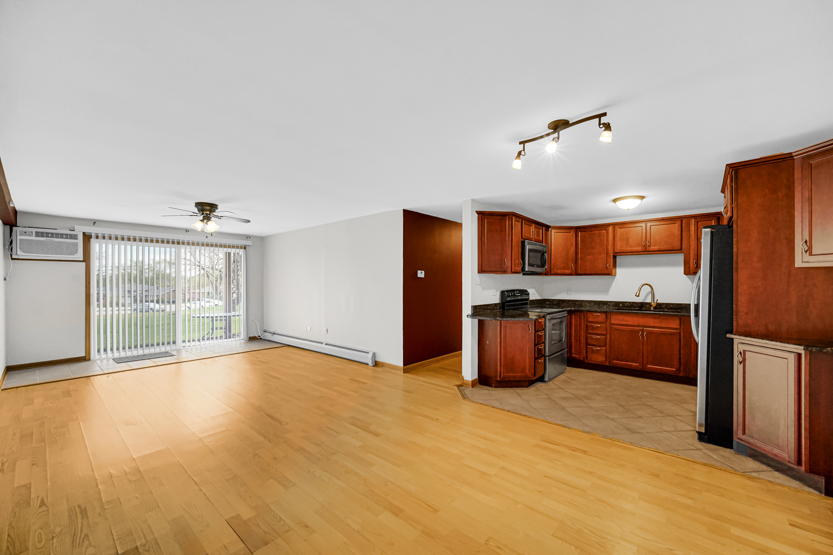 Property Photo: 10214 S 84th Terrace 109 IL 60465