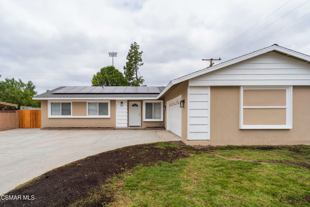 Property Photo: 1477 Dinsmore Street CA 93065