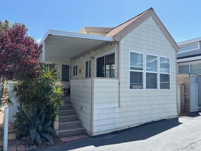 Property Photo: 1624 N Coast Hwy 101 7 CA 92024