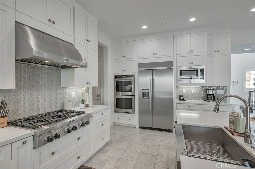 Property Photo: 12060 N Azurita Court CA 91326