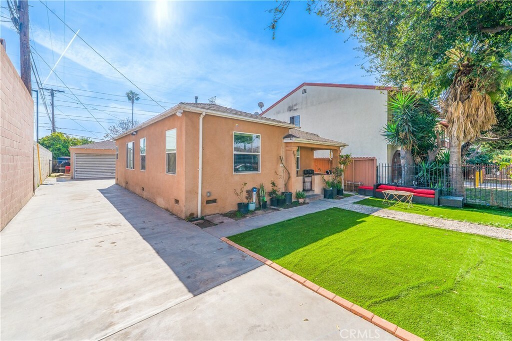 Property Photo:  8912 Elizabeth Avenue  CA 90280 
