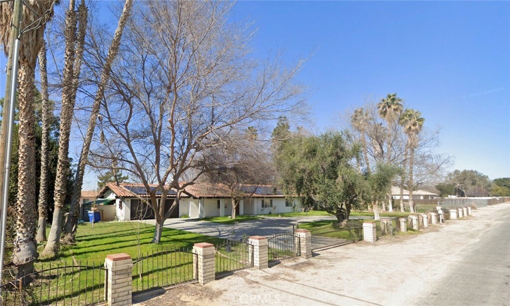 Property Photo: 644 Whittendale Street CA 93307