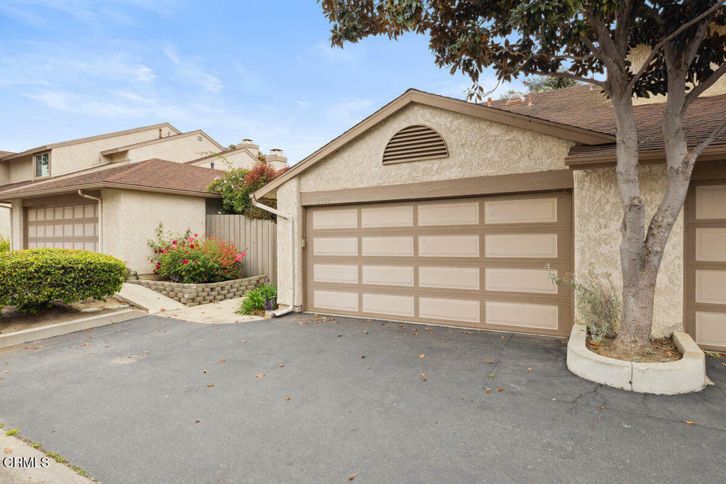 Property Photo: 2332 Chippewa Lane CA 93001