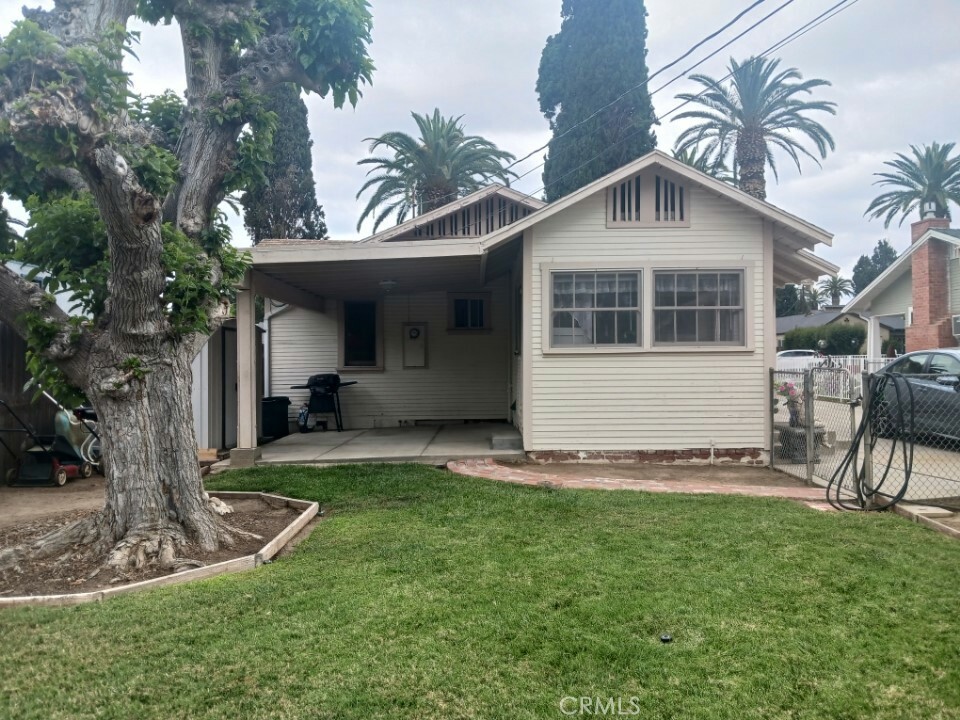 Property Photo: 4326 Edgewood Place CA 92506