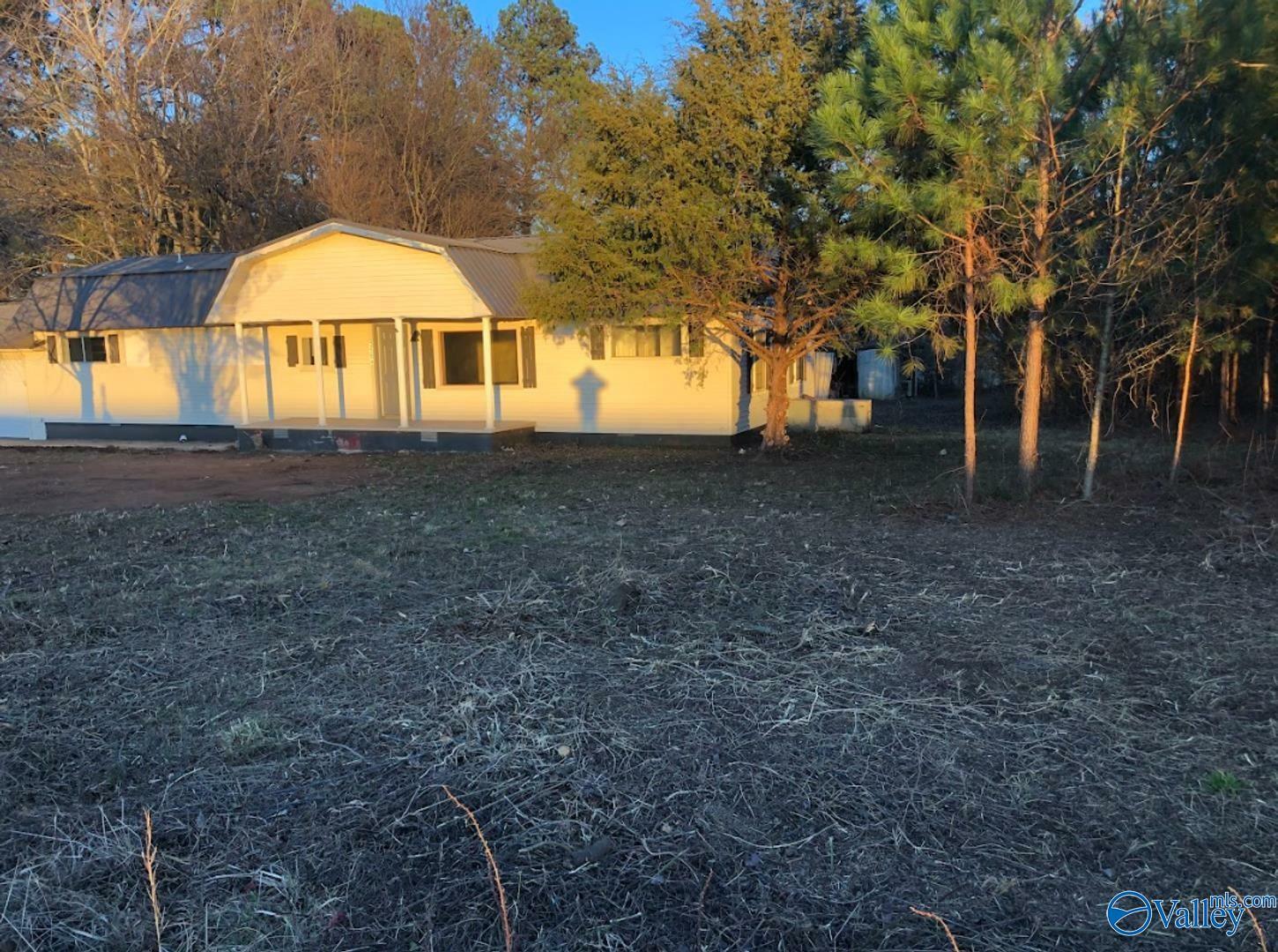 Property Photo:  13584 Garden Way  AL 35611 