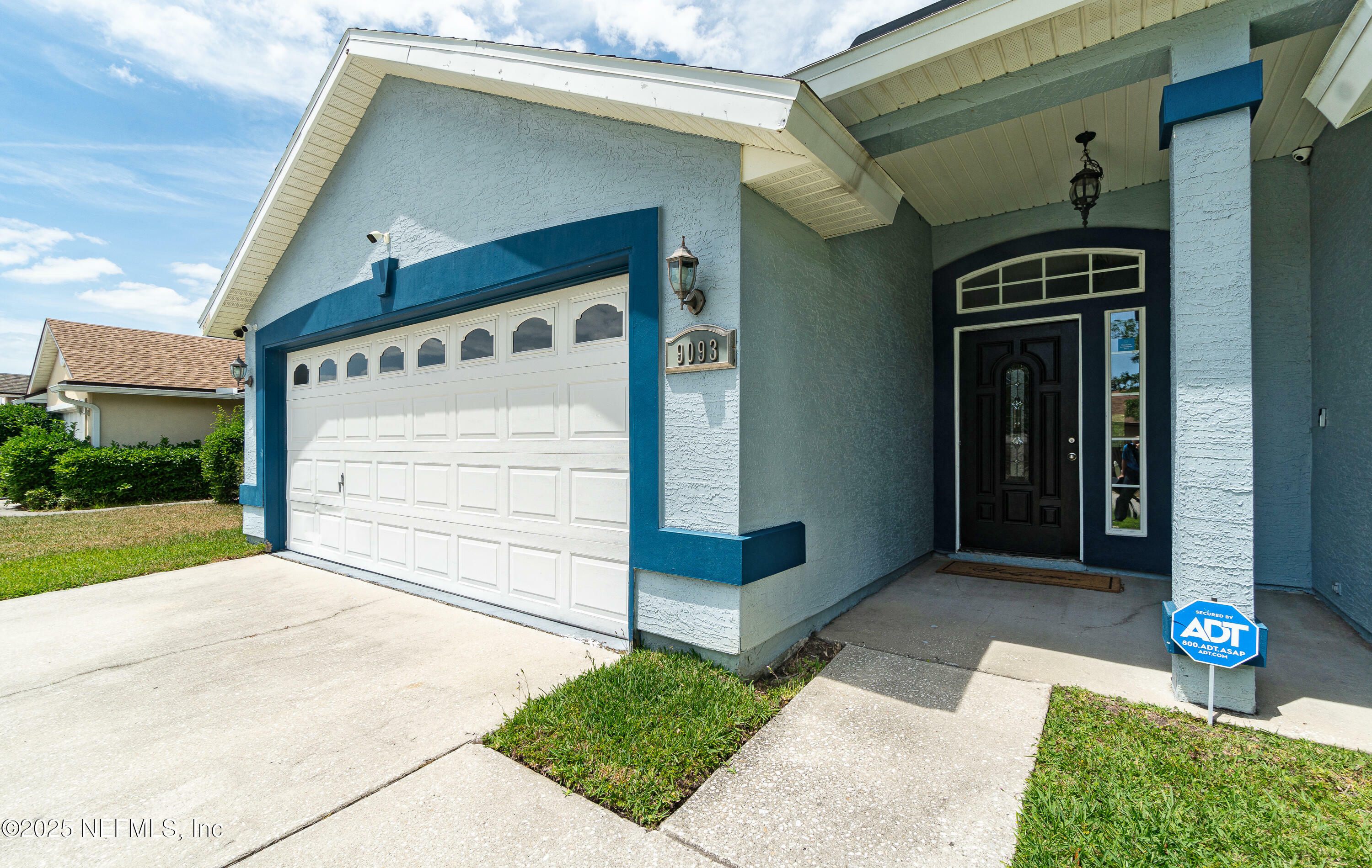 Property Photo: 9093 Fallsmill Drive FL 32244