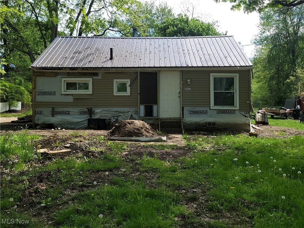 Property Photo: 2913 Warren Drive OH 44685