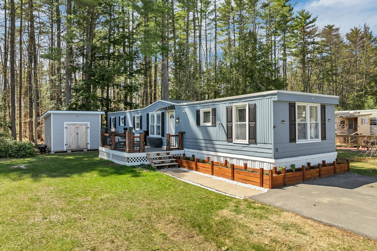 Property Photo: 11 Chancellor Drive NH 03303