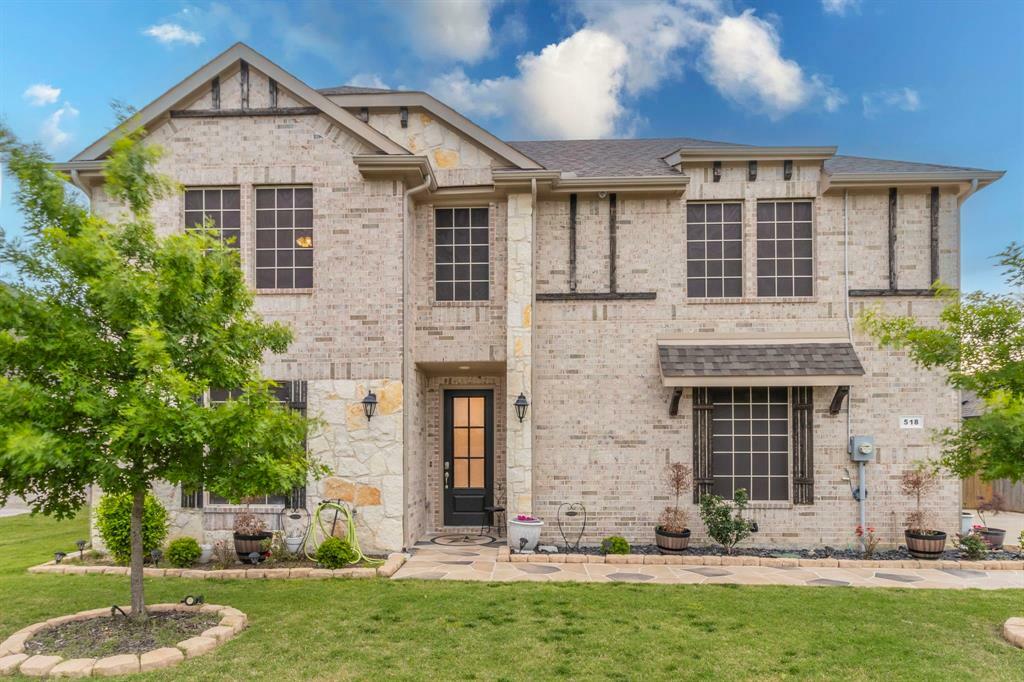 Property Photo: 518 Clifton Court TX 76065