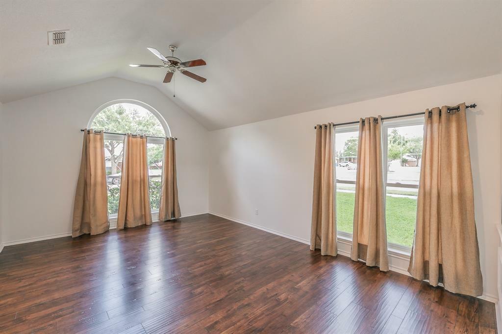 Property Photo: 2124 Stoneridge Drive TX 76248