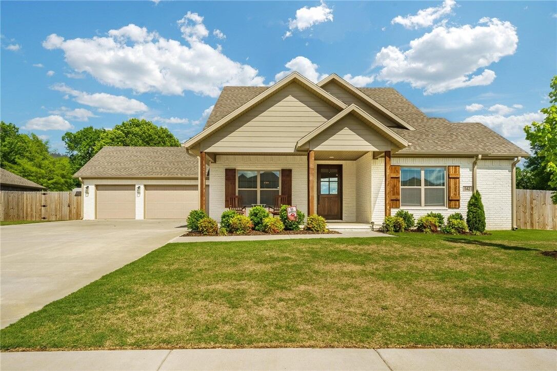 Property Photo: 142 N Sheep Dog Avenue AR 72730