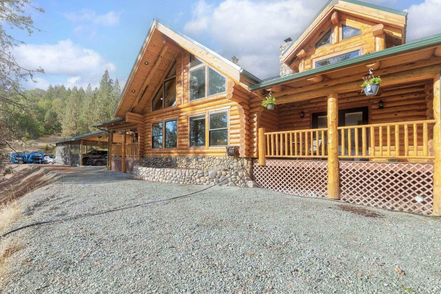Property Photo: 225 Eagle Ridge Road OR 97417