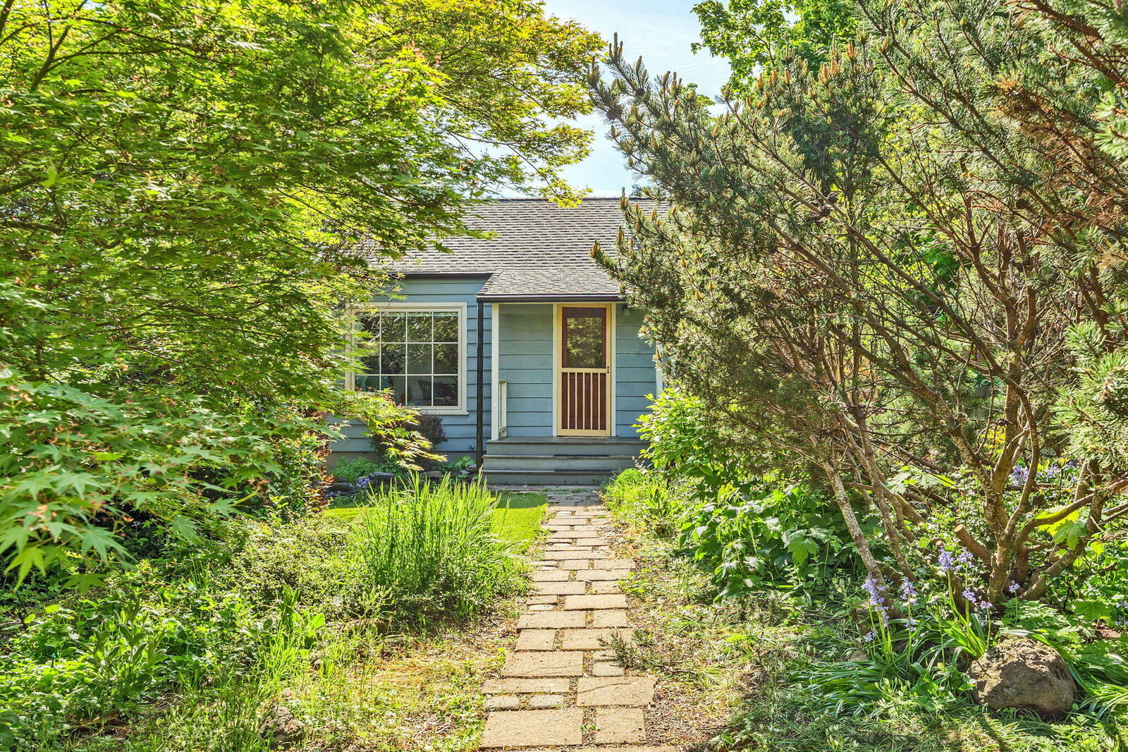 Property Photo: 54 Gresham Street OR 97520