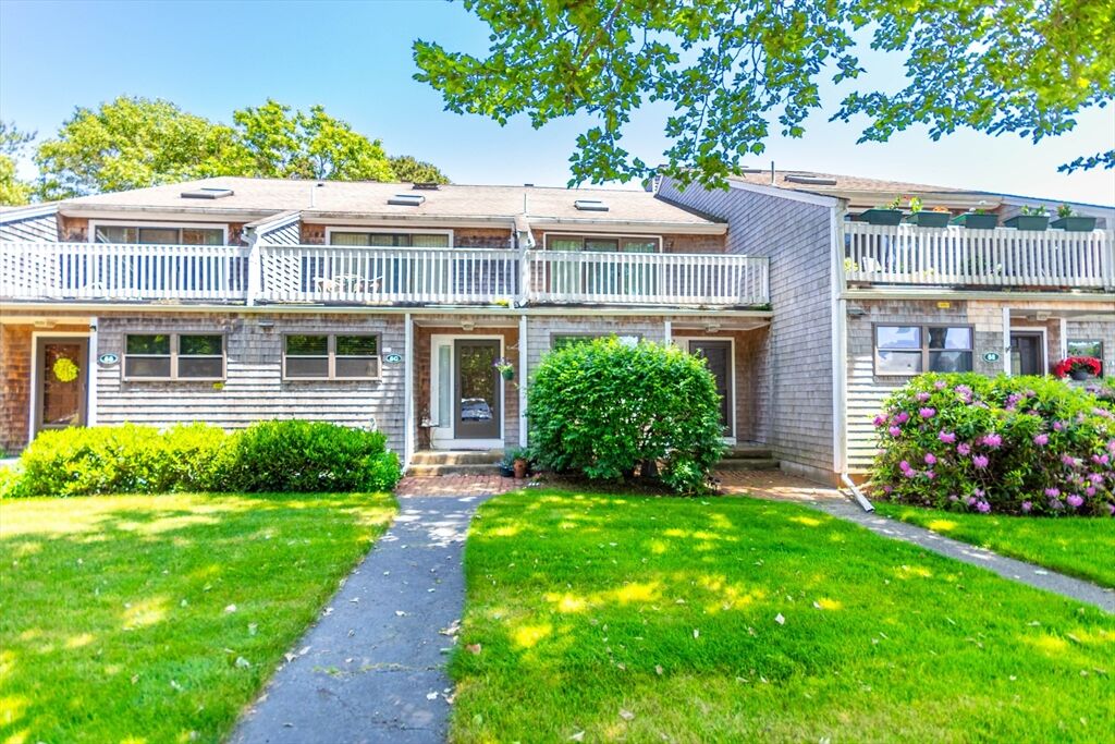 Property Photo:  5 Riverview Ave C  MA 02649 