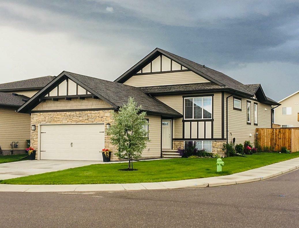 28 Tanner Street  Red Deer AB T4P 0S7 photo