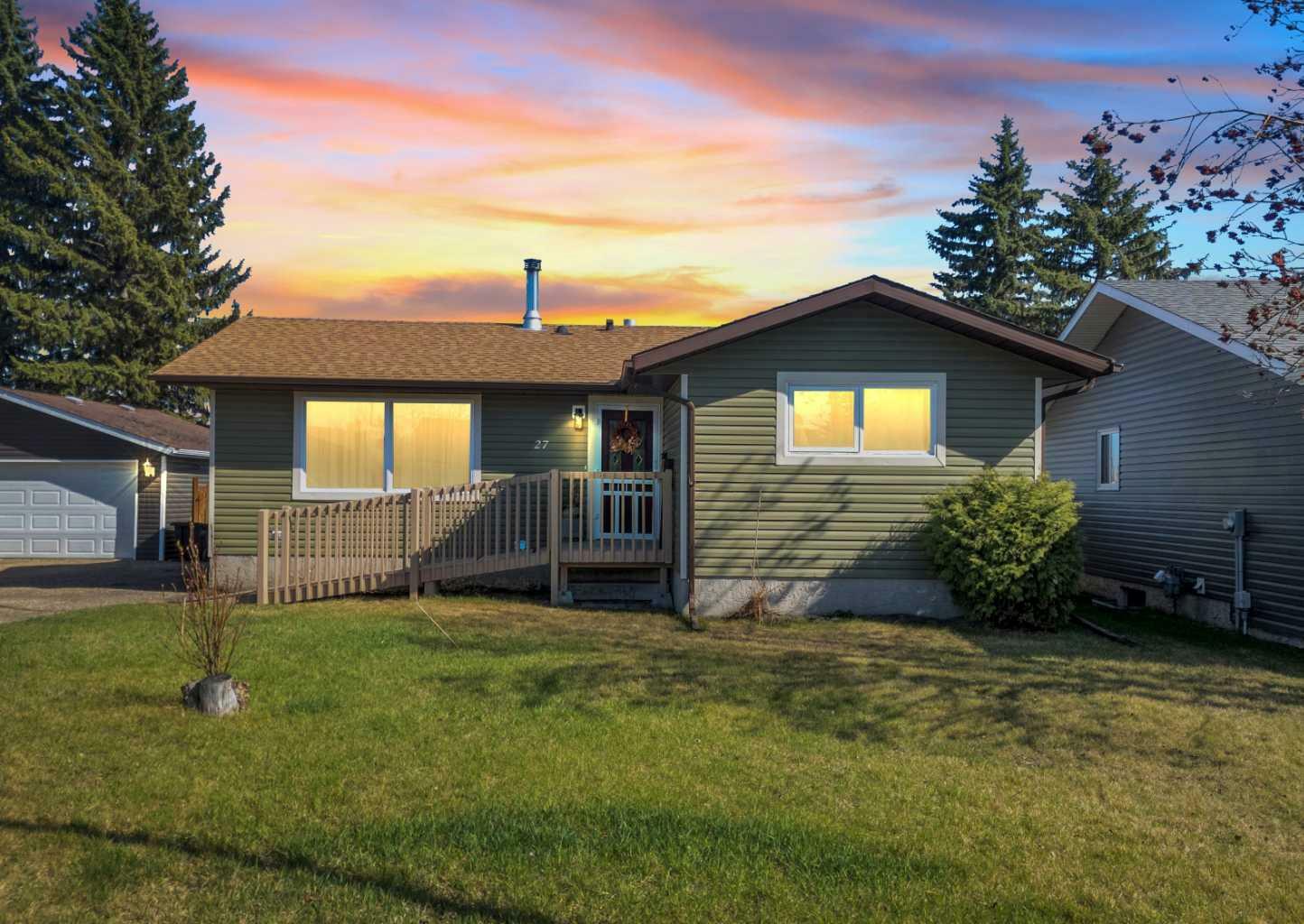 27 Willow Crescent  Lacombe AB T4L 1V3 photo