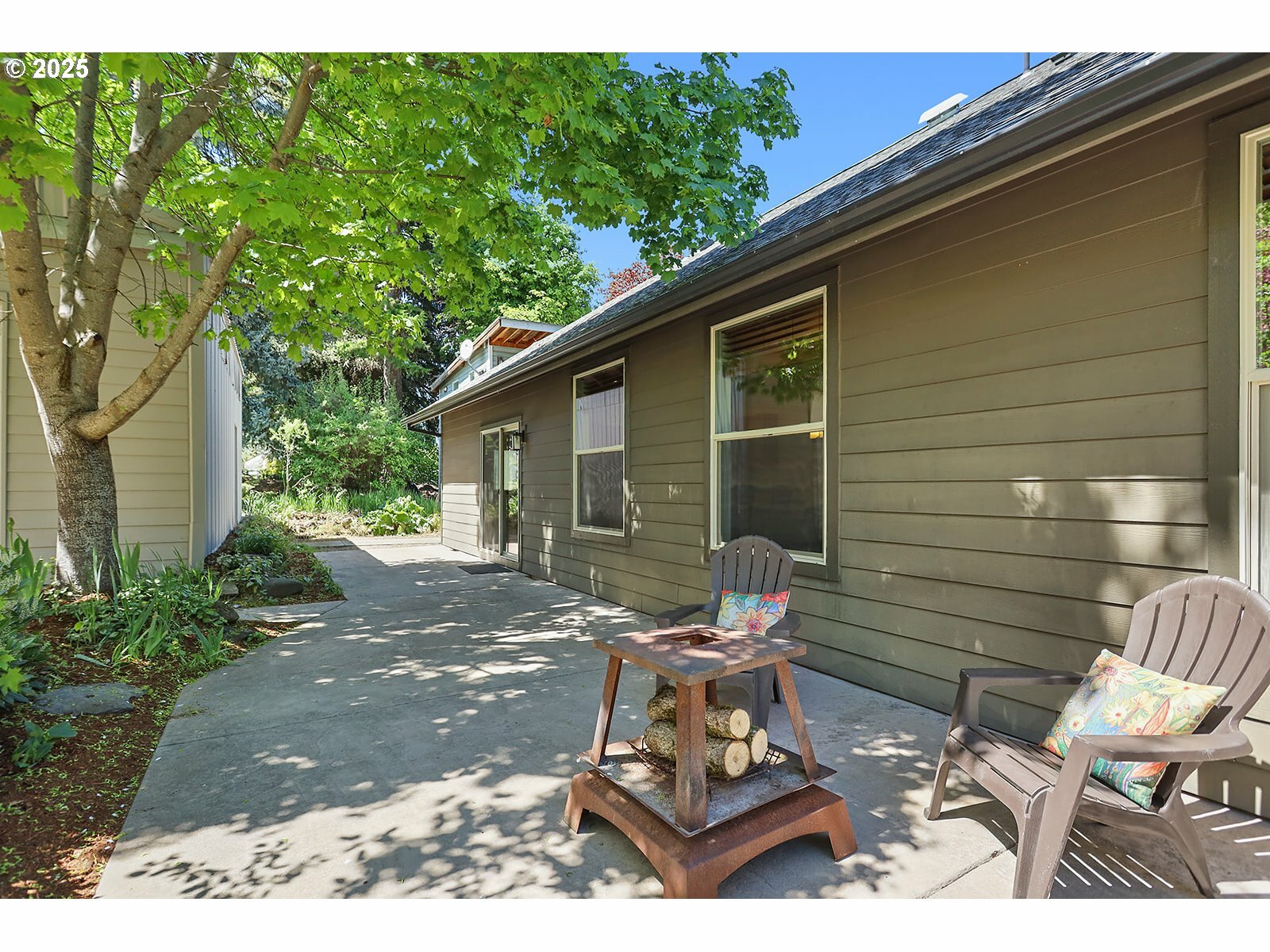 Property Photo: 7226 5th St OR 97041